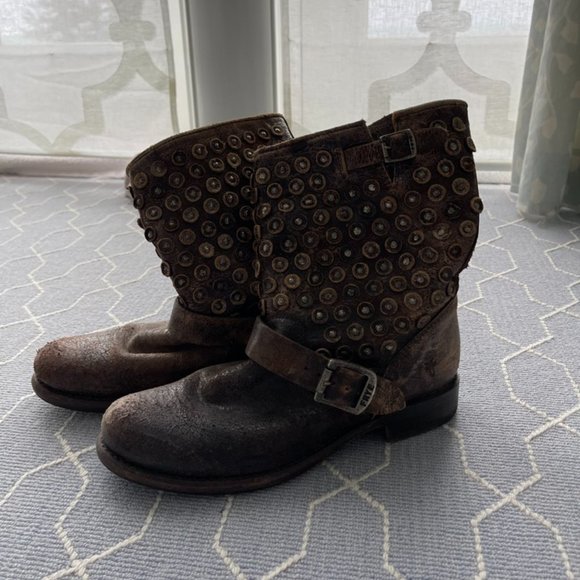 Frye Shoes - Frye Jenna Disc Short Distressed Boots Size 9 B